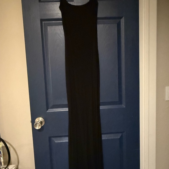 SKIMS Dresses & Skirts - SKIMS Elegant Black Maxi Dress